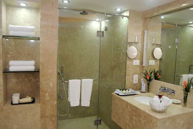 Breeze Hotel Chennai Ngoại thất bức ảnh